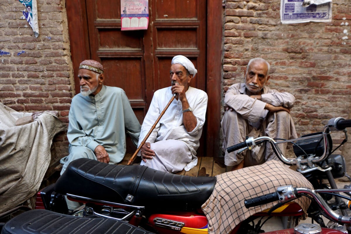 old men in old city, lahore