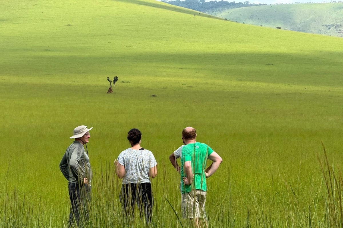 Congo green fields group photo