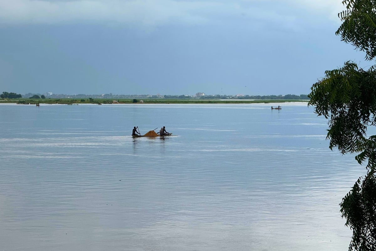 Lokale vissers op de rivier in Tsjaad